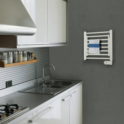 Kép 3/8 - Deltacalor PAPILLON 150 Watt elektromos törölközőszárítós radiátor - nyitható radiátor taggal (fehér)