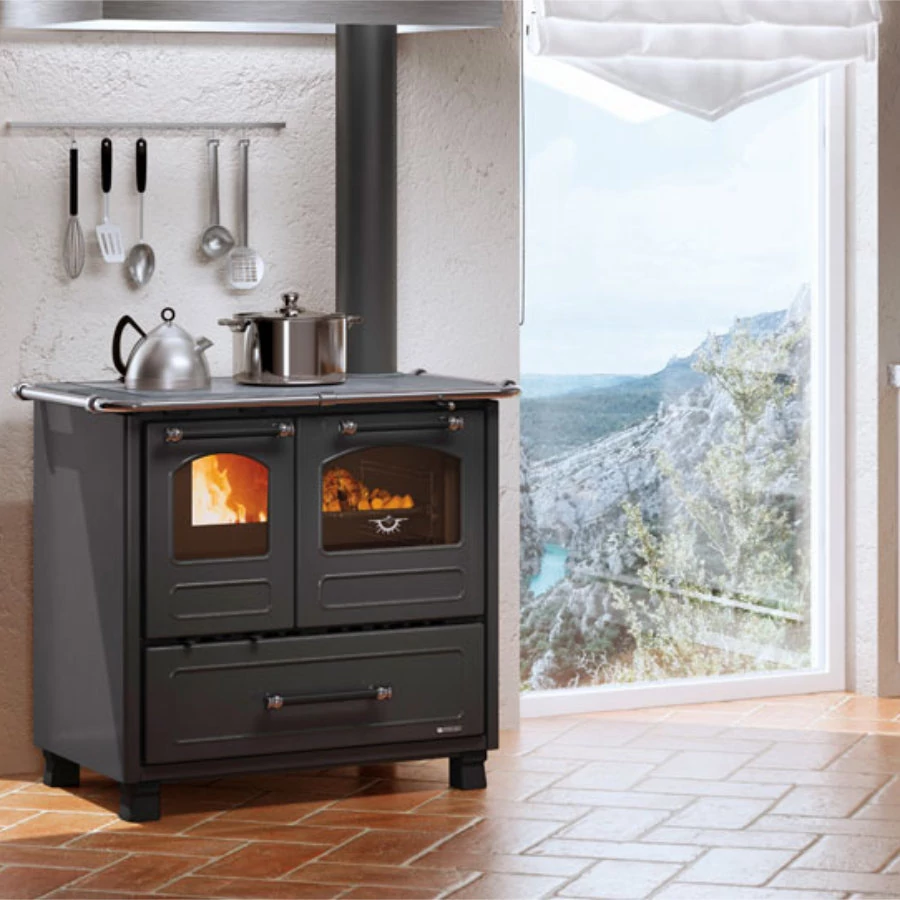 La Nordica FAMILY 4.5 fatüzelésű tűzhely (7,5 kW)